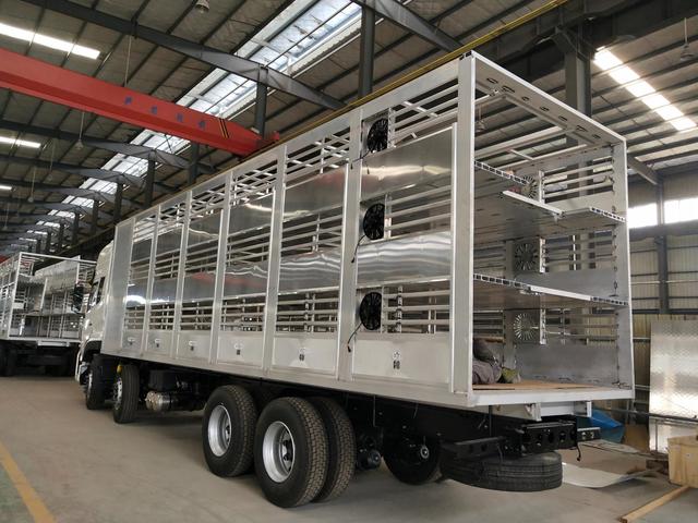 如何選擇一輛好的運(yùn)豬冷藏車 關(guān)鍵因素與實(shí)用指南